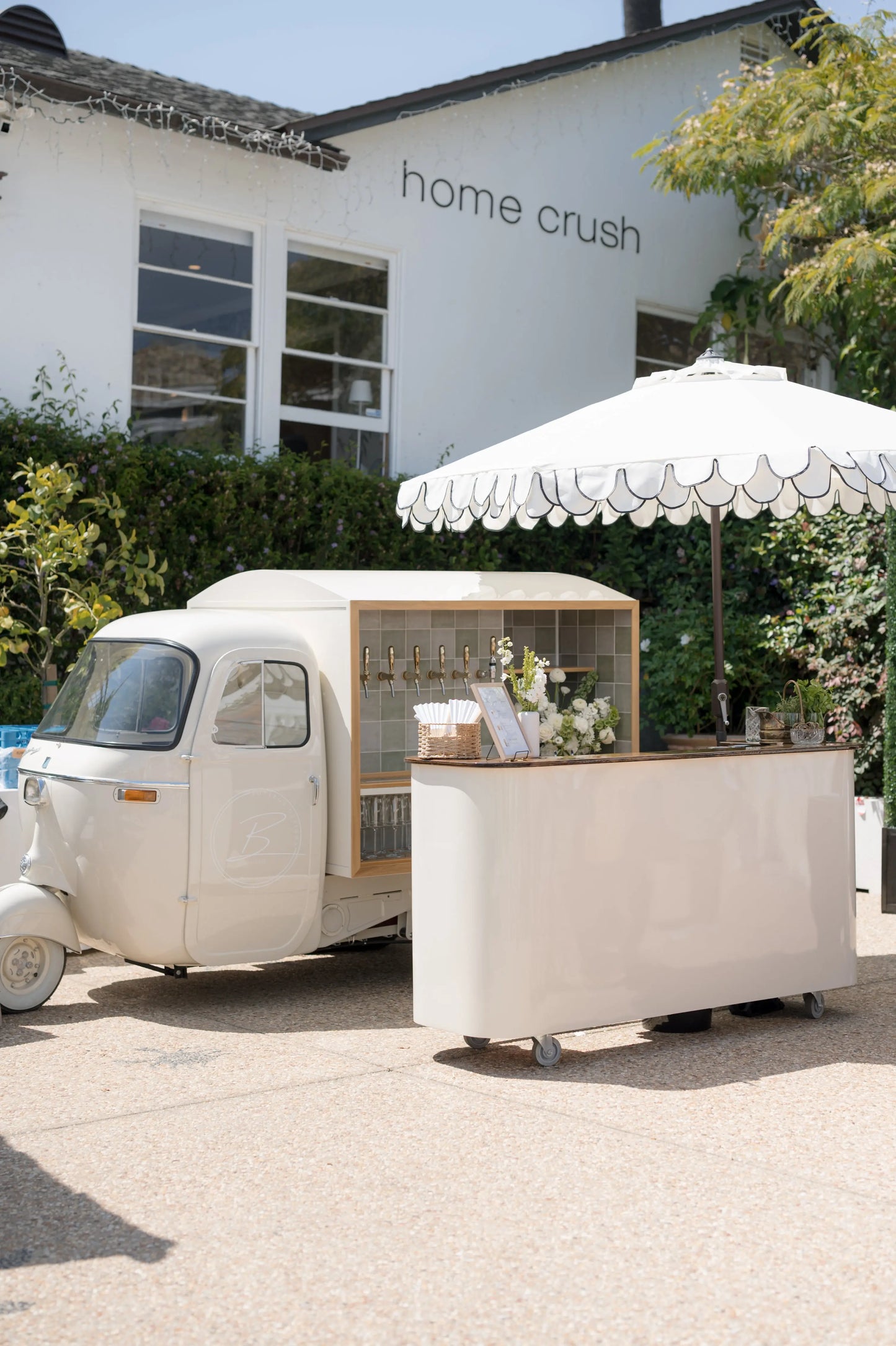 Vintage Italian Mobile Piaggio Bar Bottega Designs
