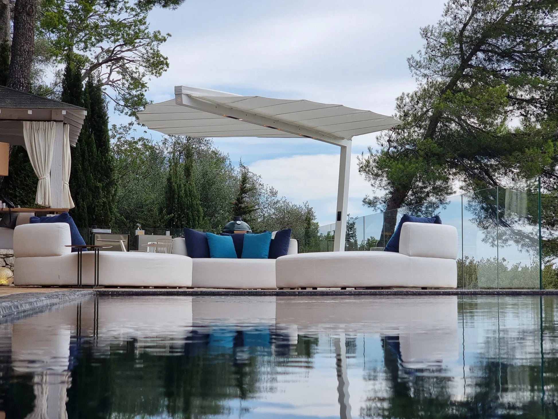 heated patio umbrella LEAF Outdoor Heating and Shading - Heatsail