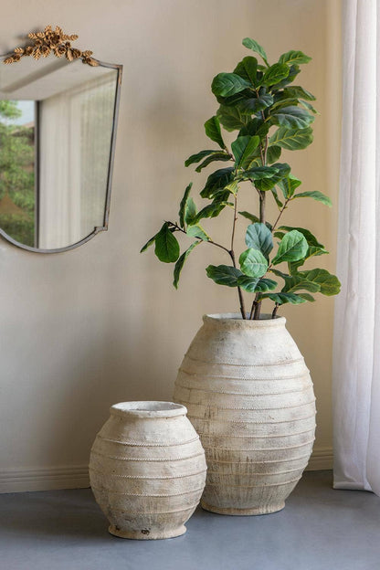 D22.5x30.5" Magnesium Flower Pot w/ Weathered White Finish A&B Home Group Inc.