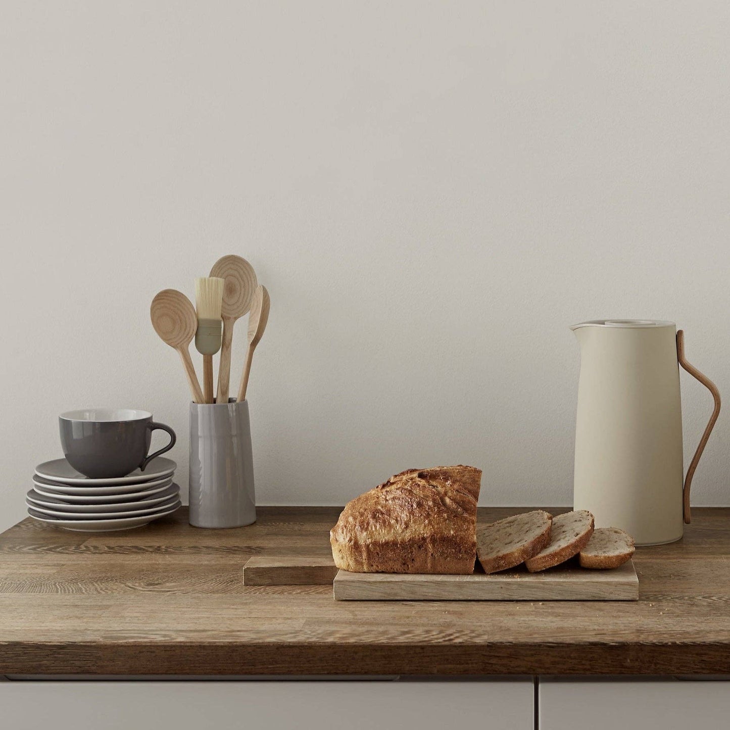 Emma vacuum jug, coffee 1.2 L - sand Studio Nordhaven