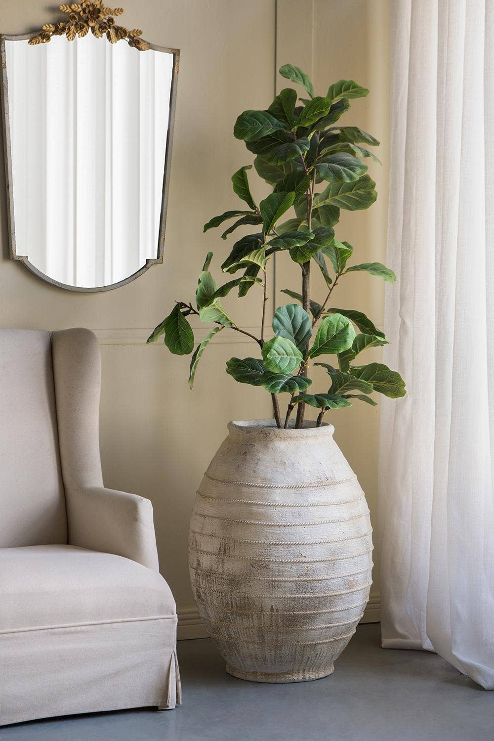 D22.5x30.5" Magnesium Flower Pot w/ Weathered White Finish A&B Home Group Inc.